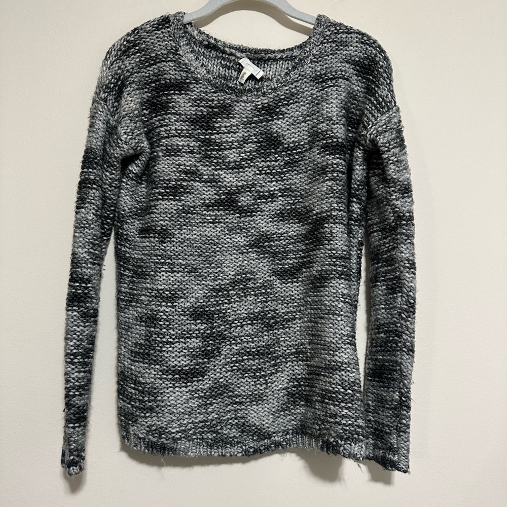 Soft Joke Black And White Sweater Size Xs